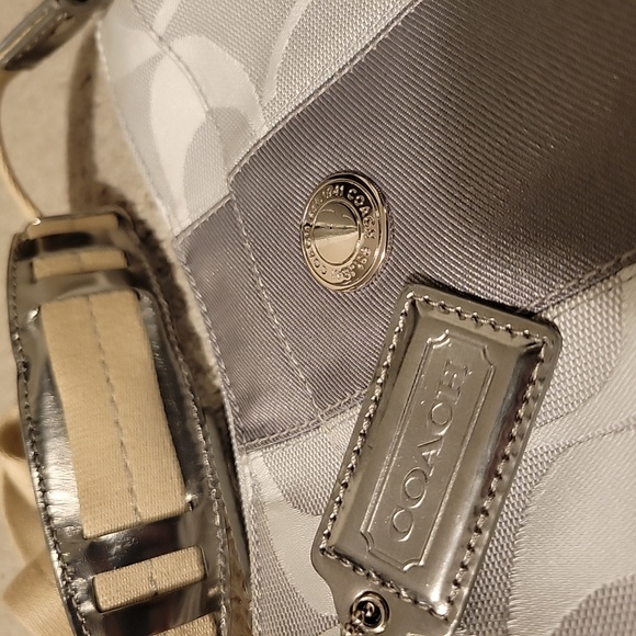 Vintage Coach Crossbody - Picture 3 of 7
